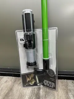 SABLE DE LUZ MAESTRO YODA (VERDE)