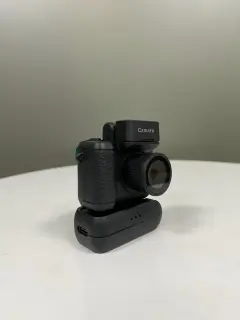 LLAVERO CAMARA CON TARJETA NEGRO