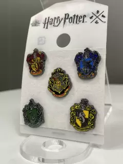 PIN MINI CASAS Y ESCUDO HOGWARTS