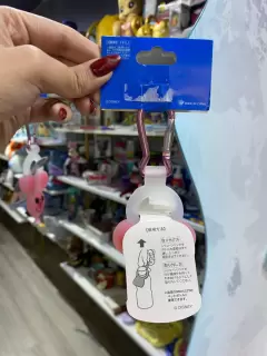 LLAVERO TAPA DE AGUA GLOBO MICKEY ROSADO