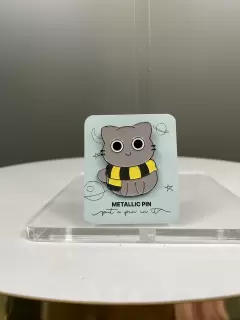 PIN GATO HUFFLEPUFF