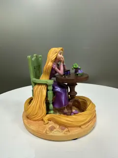 FIGURA RESINA RAPUNZEL