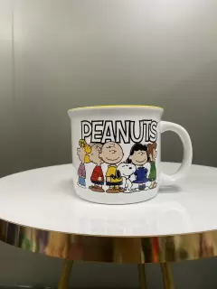 TAZA SNOOPY Y SUS AMIGOS