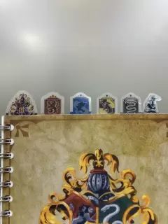 LIBRETA CON SEPARADORES ESCUDO HOGWARTS 144 PAG