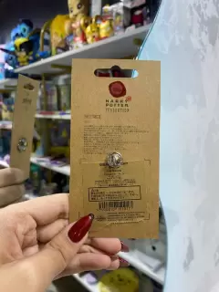 PIN SNITCH DORADA