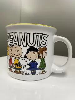 TAZA SNOOPY Y SUS AMIGOS