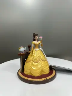 FIGURA RESINA BELLA